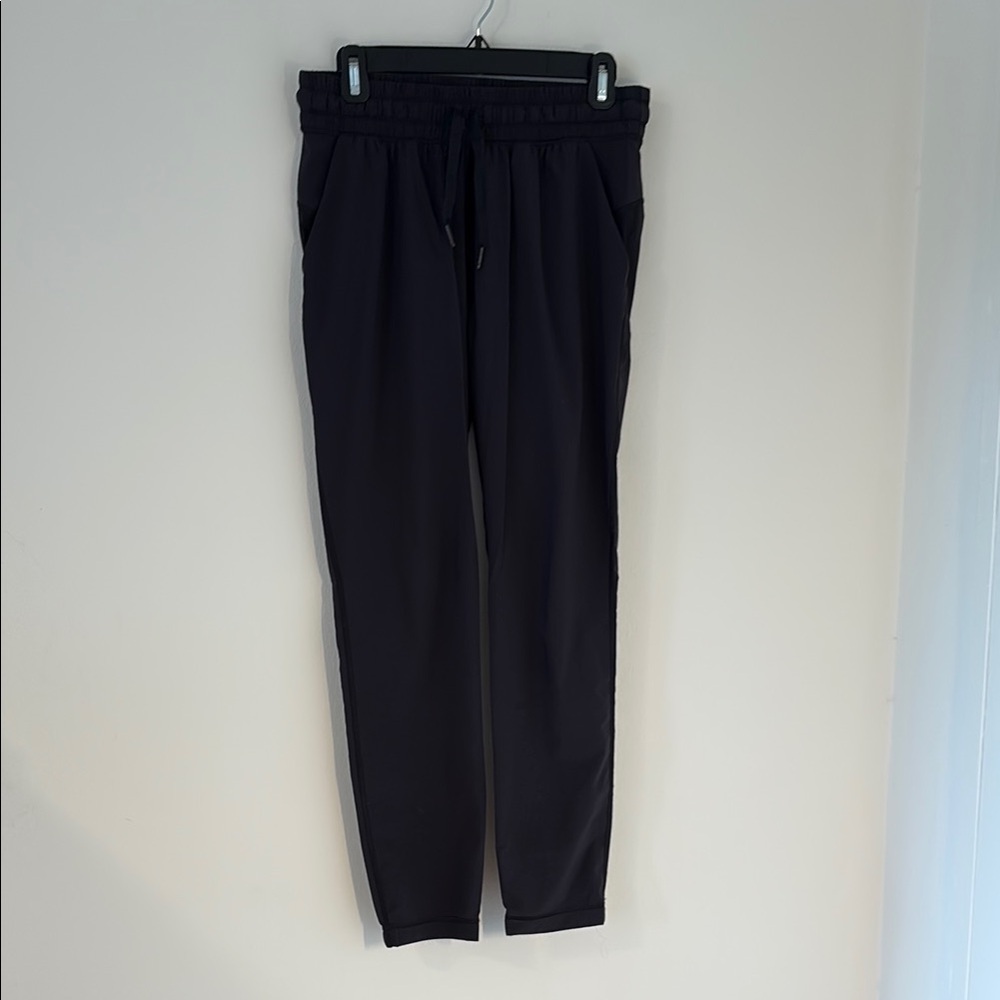 Lululemon Women’s Black Jogger Pants